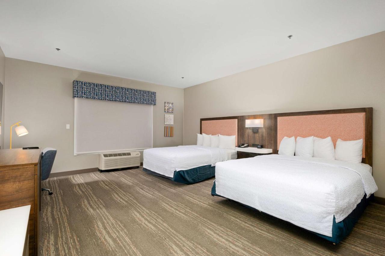 Hampton Inn & Suites Harlingen Bagian luar foto
