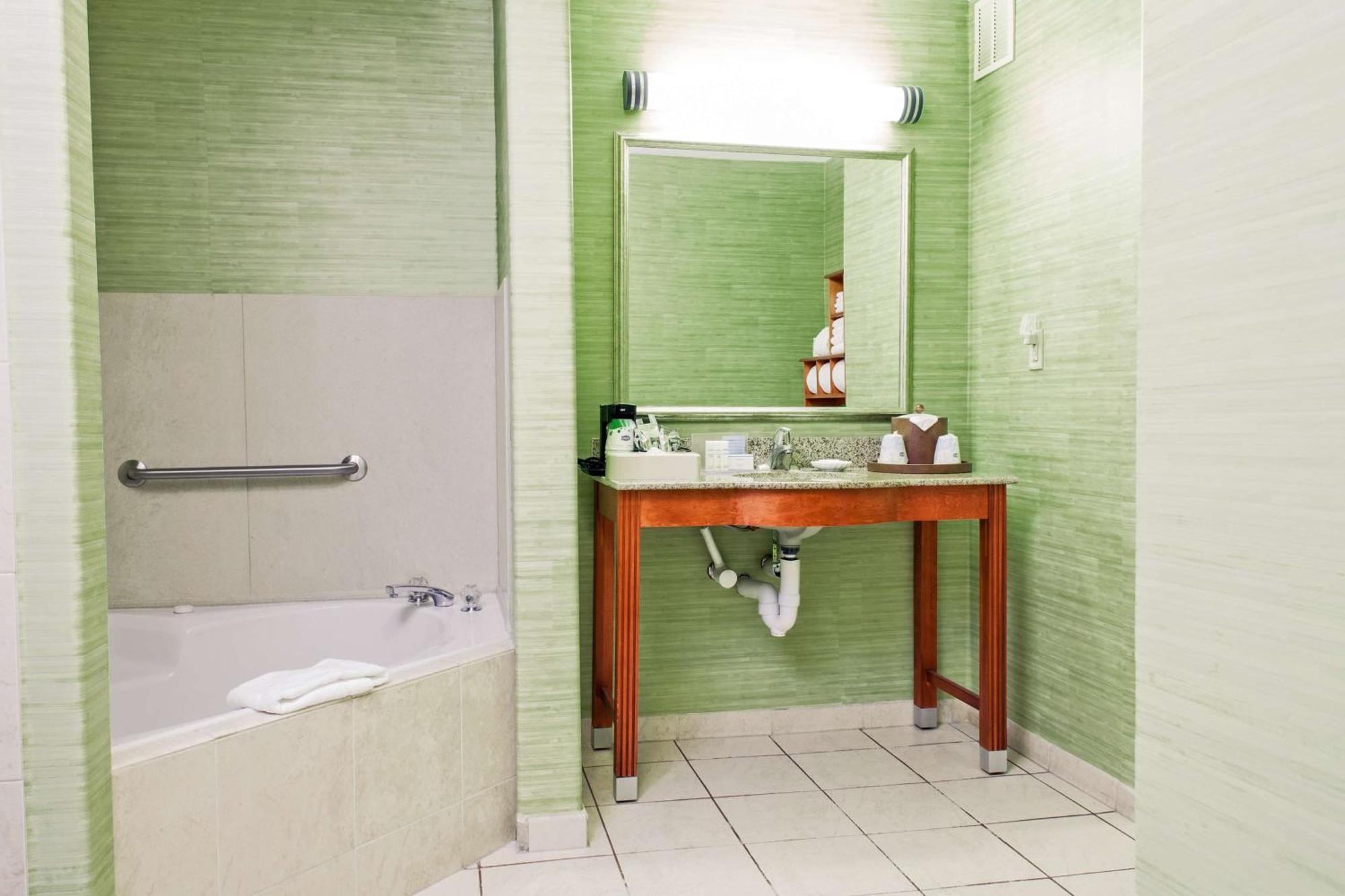 Hampton Inn & Suites Harlingen Bagian luar foto